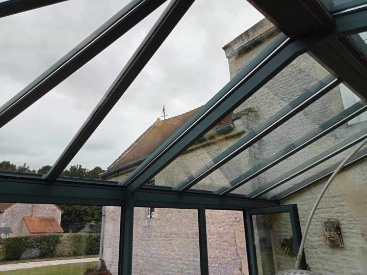 Des vitres éclatantes pour une vue dégagée